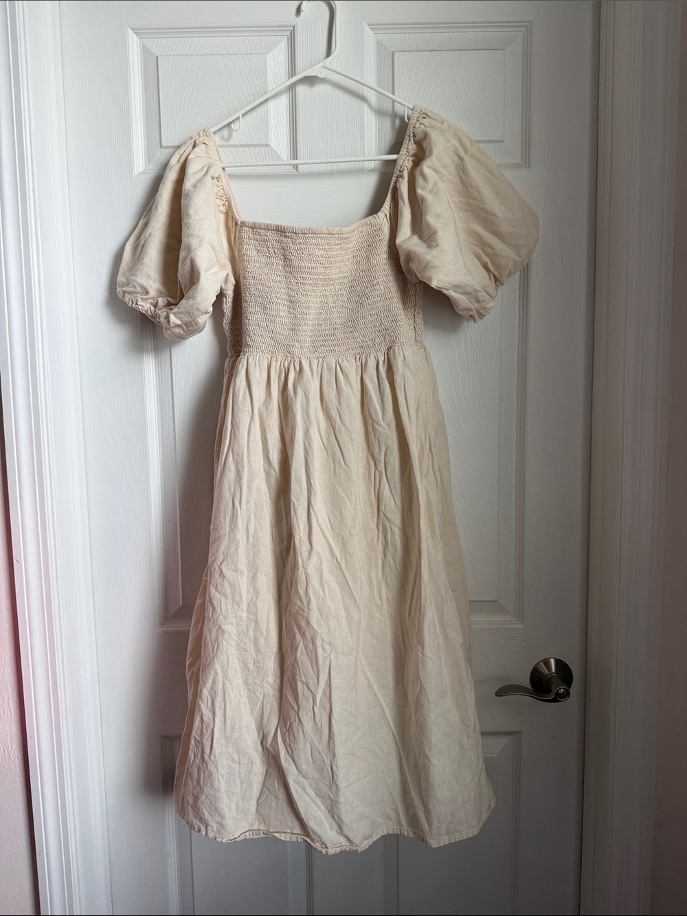 Cream Puff-Sleeve Dress